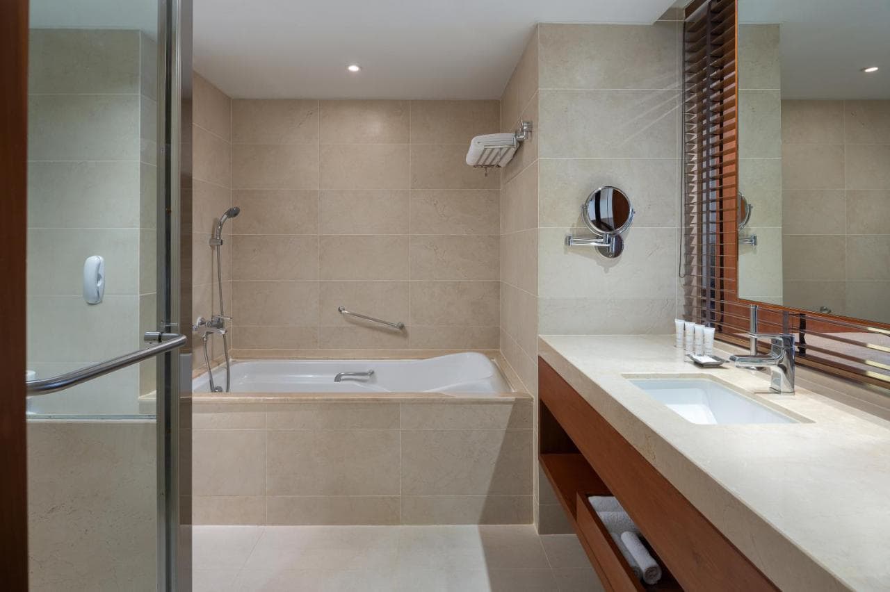 Crowne Plaza Bangkok Lumpini Park