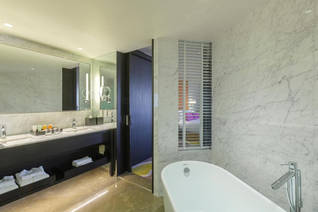 Crowne Plaza Bangkok Lumpini Park
