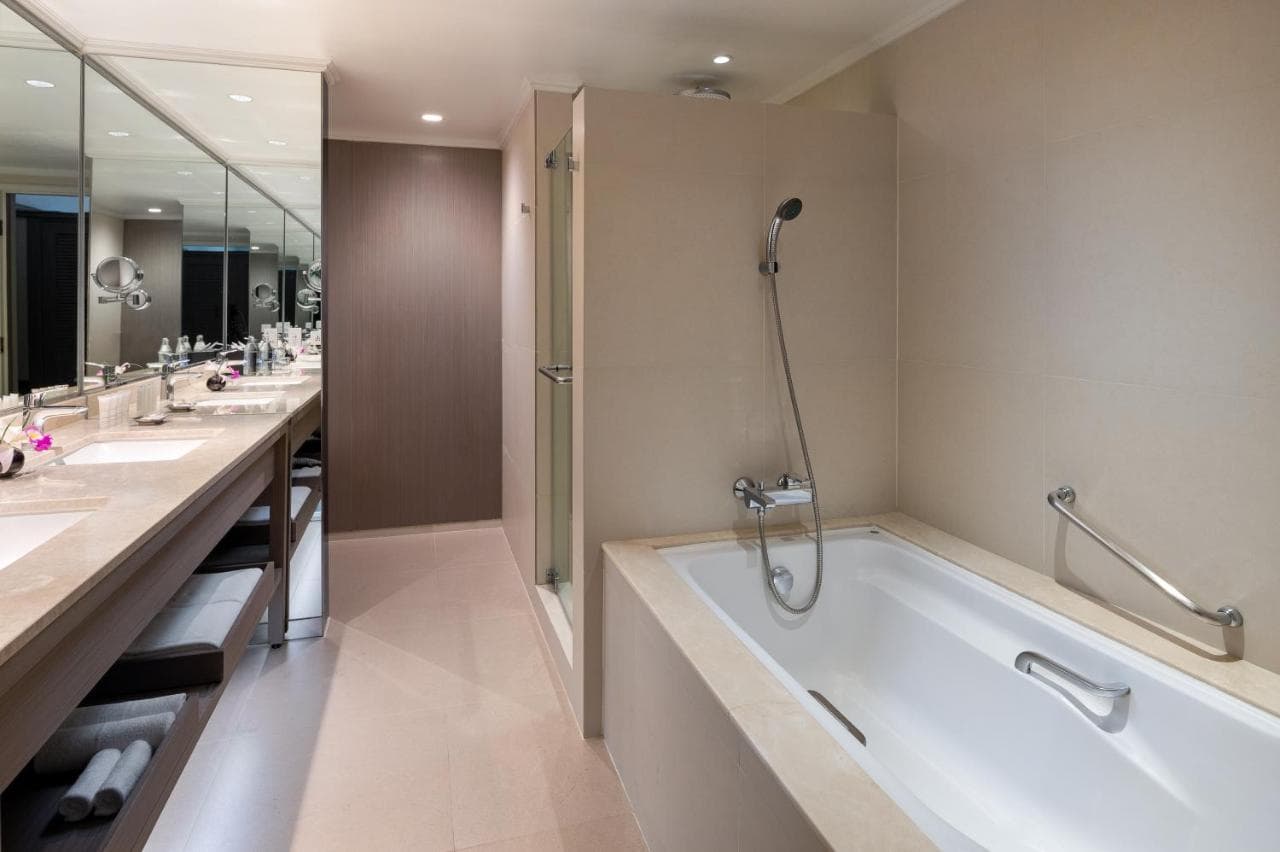 Crowne Plaza Bangkok Lumpini Park