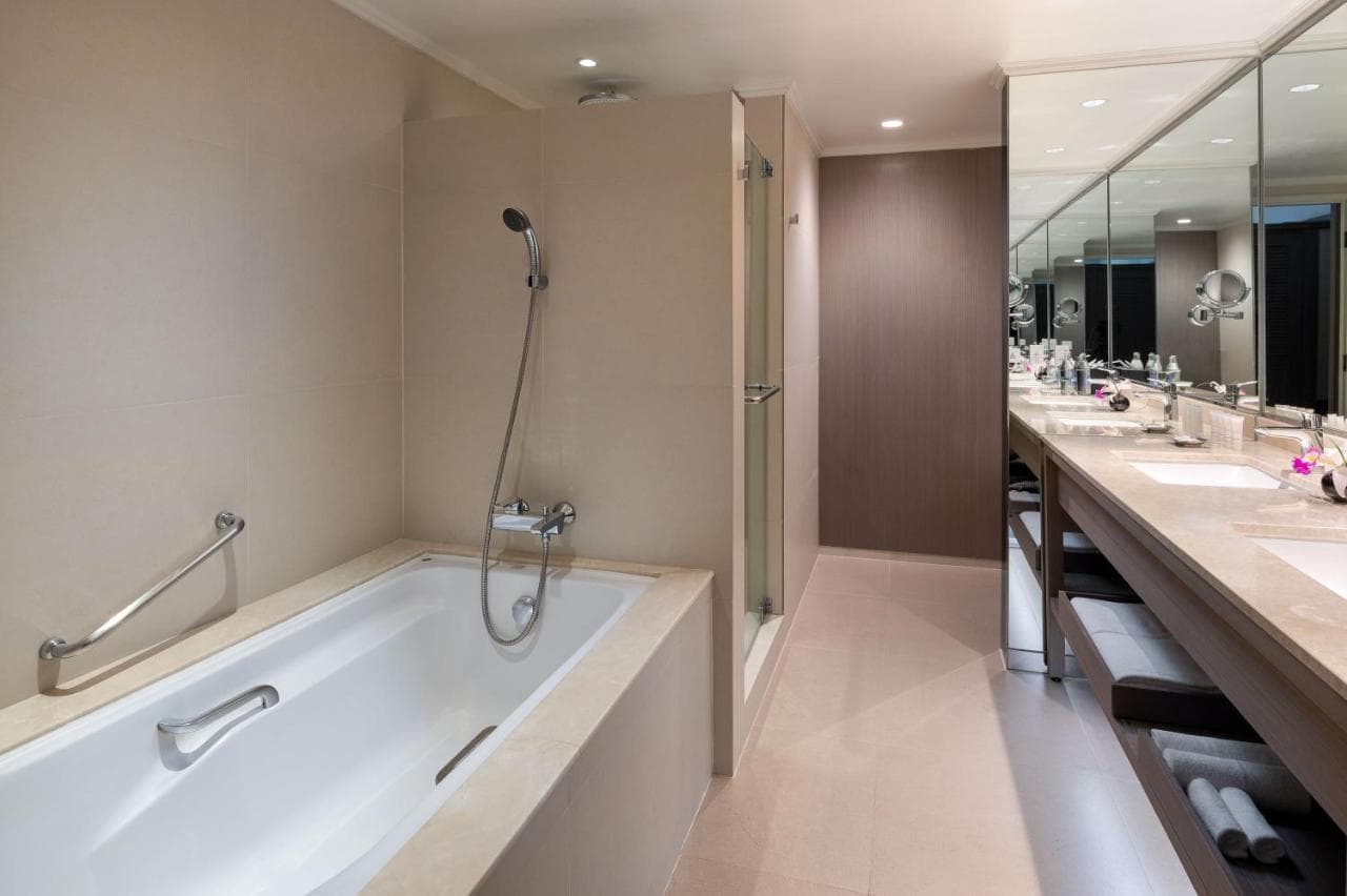 Crowne Plaza Bangkok Lumpini Park