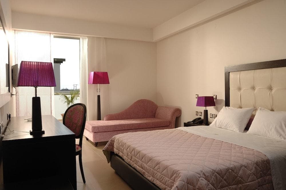 Angela Suites Boutique Hotel